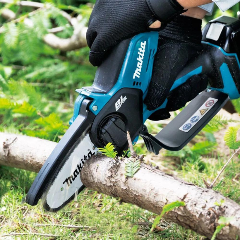 MOTOSIERRA INALAMBRICA MAKITA + HERRAMIENTAS + 2 BATERIAS PROMOCION CIERRE DE LA TIENDA - ENVIO GRÁTIS 24HR MRW